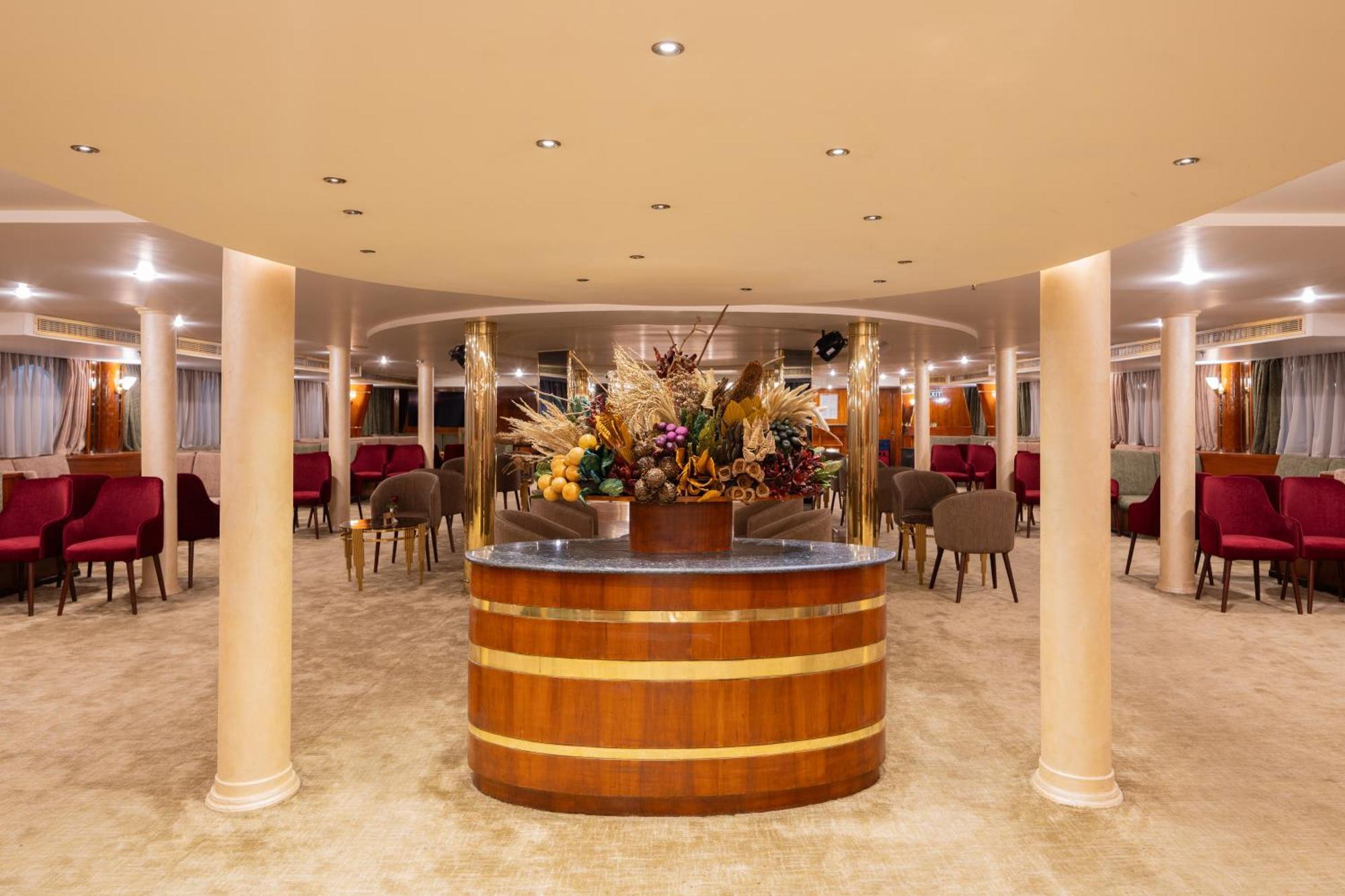 Magic I Nile Cruise Deluxe Boat The Scheduled Departure Is On Saturday For A 7-Day Nile Cruise Hotel Luxor Exterior photo